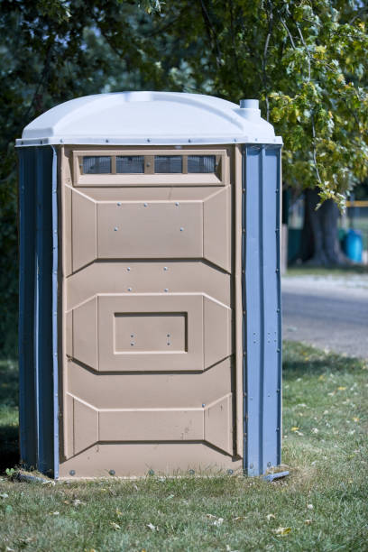 Best Portable restroom trailer rental  in Tres Arroyos, NM